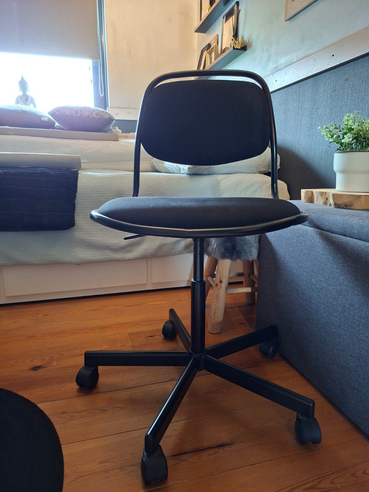Zwarte ÖRFJÄLL
Bureaustoel Ikea, Huis en Inrichting, Bureaustoelen, Ophalen, Zo goed als nieuw, Zwart, Bureaustoel