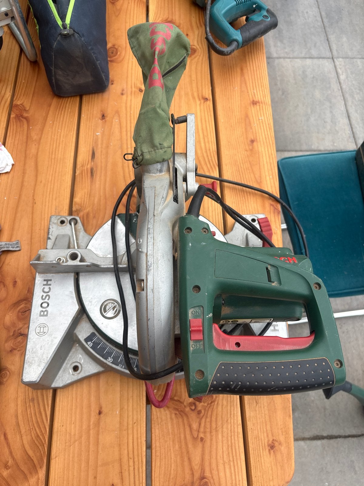Bosch Afkortzaag PCM7 - Compact en Krachtig, Ophalen, Gebruikt, 600 tot 1200 watt, Afkortzaag