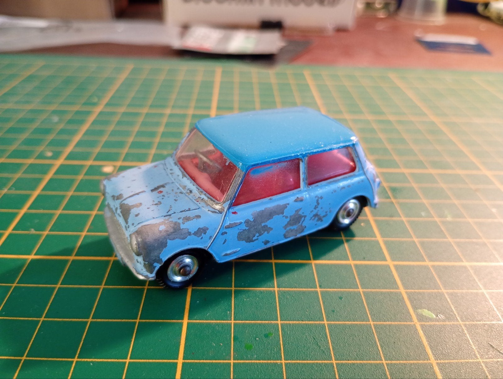 Corgi Toys Morris Mini - Bespeeld met goede banden, Ophalen of Verzenden, Gebruikt, Auto, Corgi