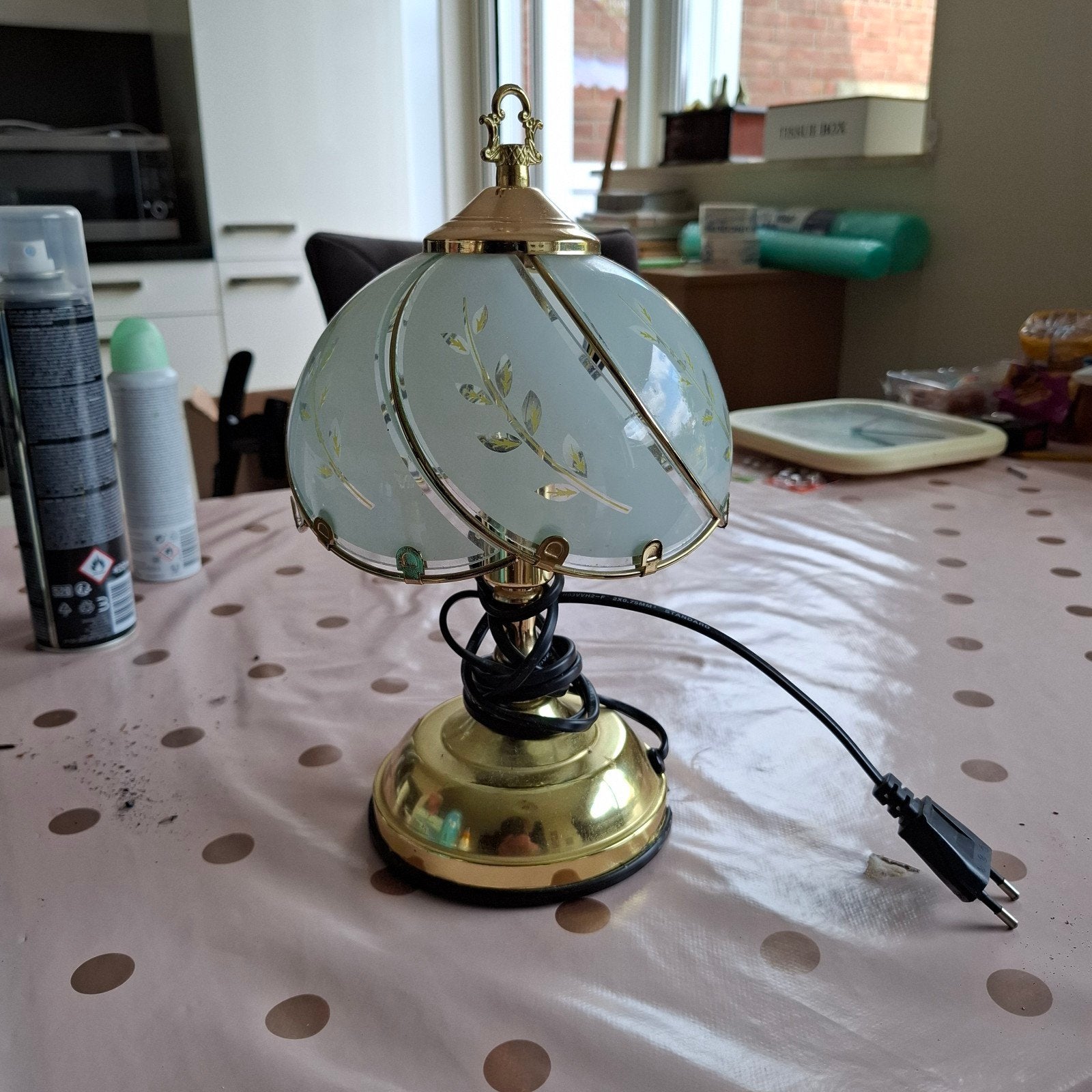 Vintage Tafellamp met Gouden Voet en Glazen Kap, Ophalen, Gebruikt, Met schakelaar, Glas