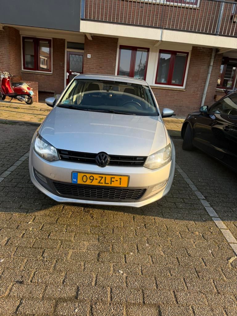 Volkswagen Polo 1.2 TSI 66KW 2013 Grijs, Auto's, Volkswagen, Voorwielaandrijving, 40 €/maand, 4 cilinders, Origineel Nederlands