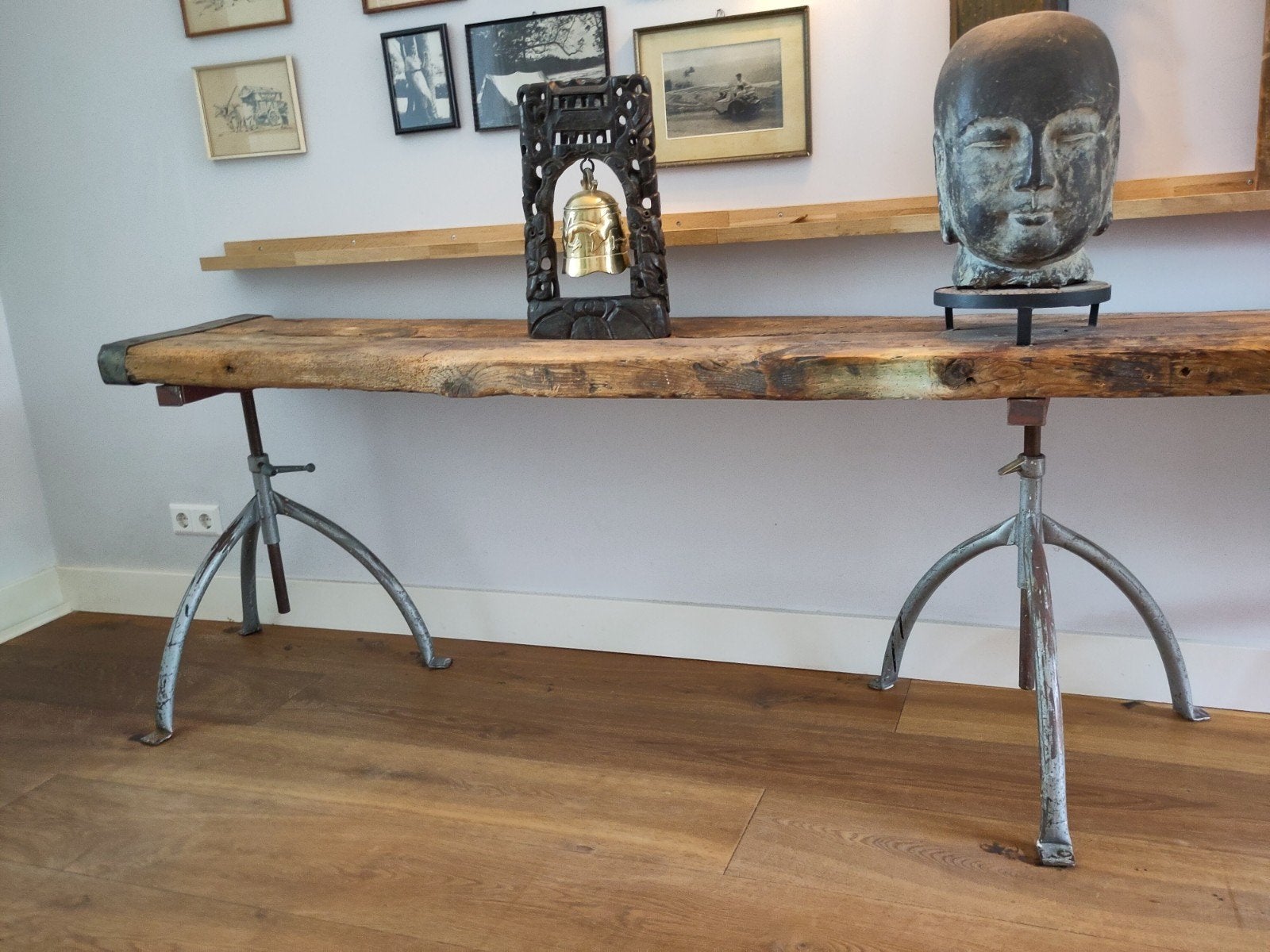 Unieke sidetable, Huis en Inrichting, Tafels | Sidetables, 25 tot 50 cm, 200 cm of meer, Rechthoekig, Grenenhout, Metaal, Ophalen