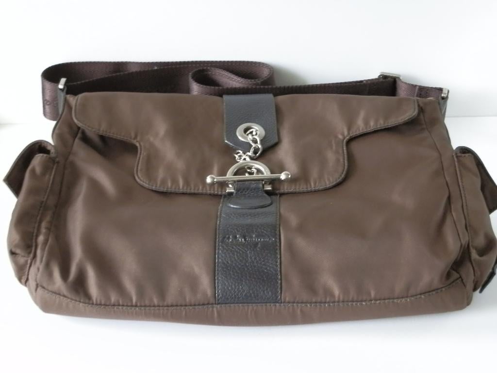 Salvatore Ferragamo schoudertas. Unisex., Ophalen of Verzenden, Zo goed als nieuw, Bruin, Schoudertasje