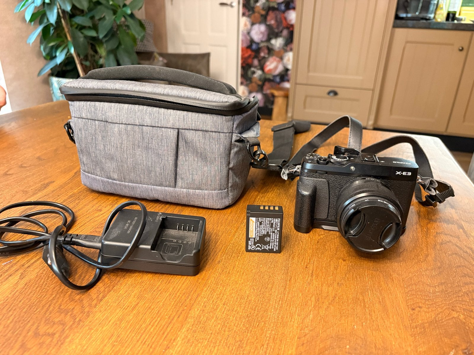 Fujifilm X-E3 Systeemcamera met 15-45mm lens en accessoires, Audio, Tv en Foto, Ophalen of Verzenden, Zo goed als nieuw, Fujifilm