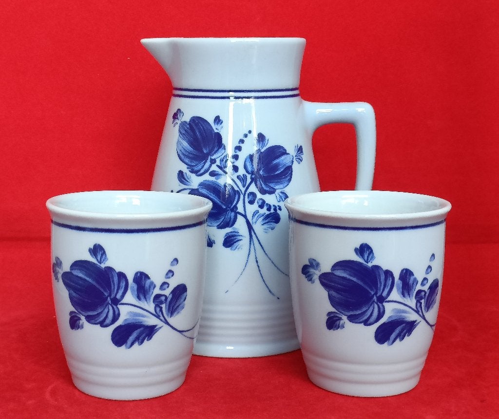Lilien Porzellan - lichtblauwe kan en bekers met bloemen, Overige merken, Overige typen, Ophalen of Verzenden, Zo goed als nieuw