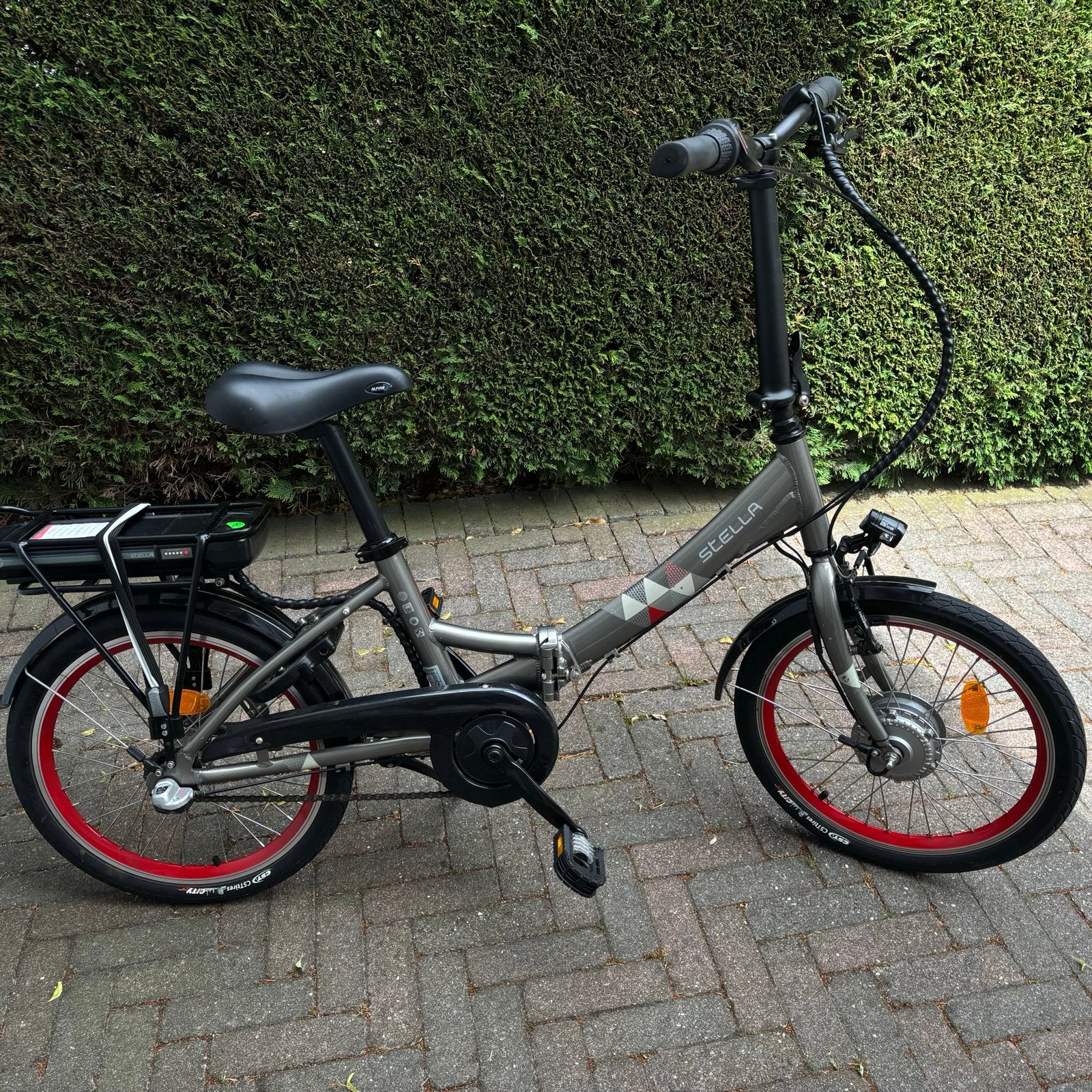Stella opvouwbare elektrische fiets, Gebruikt, Minder dan 47 cm, 30 tot 50 km per accu, Ophalen