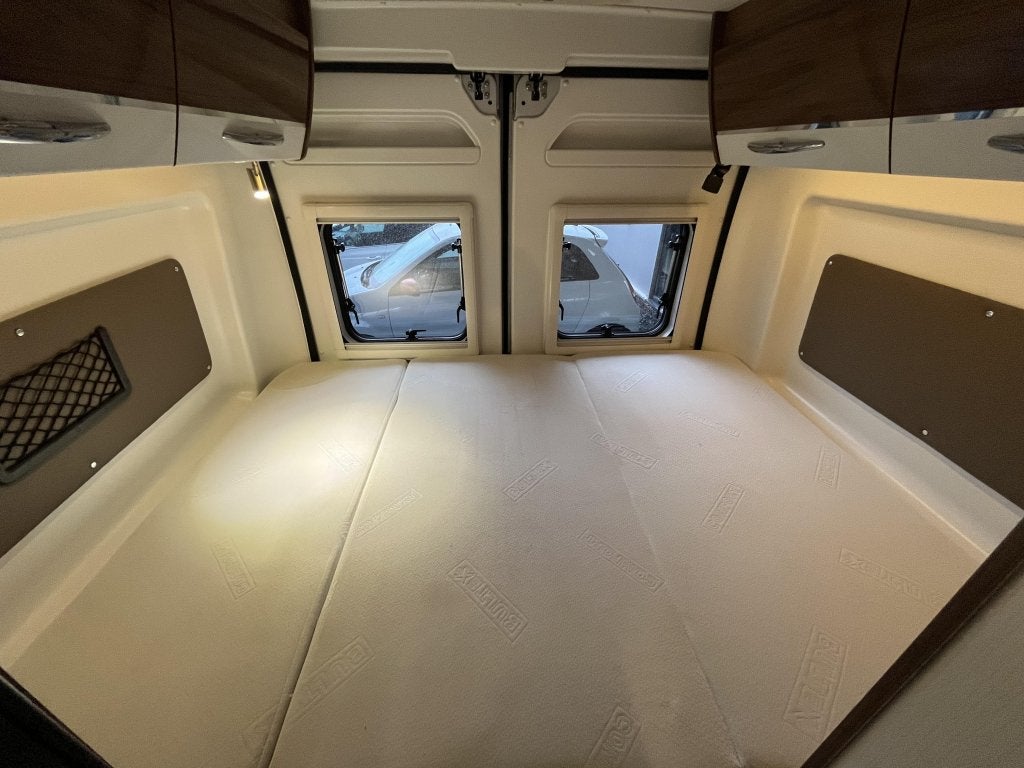 Pilote V 600 F Automaat - Trekhaak, Automaat, Buscamper of Camperbus, Achteruitrijcamera, Ringverwarming