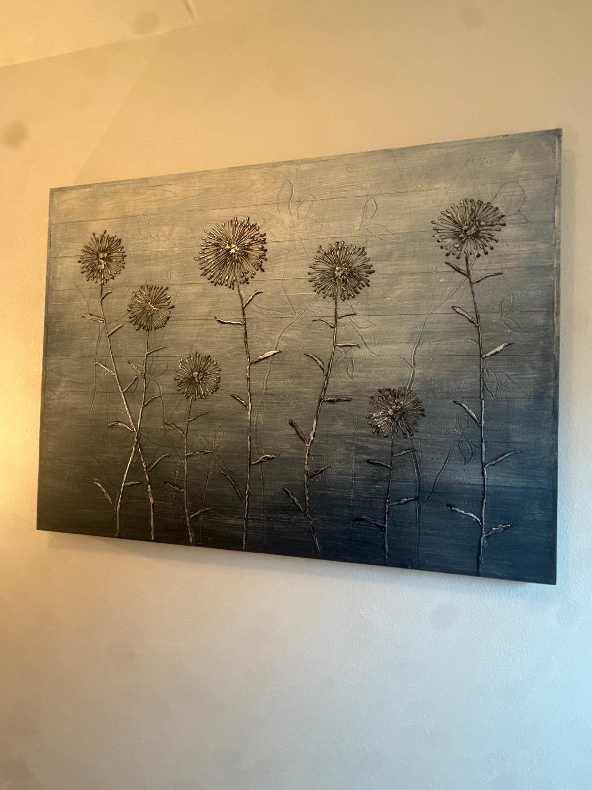 Modern schilderij met bloemen in reliëf, Antiek en Kunst, Met textuur, Ophalen of Verzenden, Gemengde techniek, Overige materialen