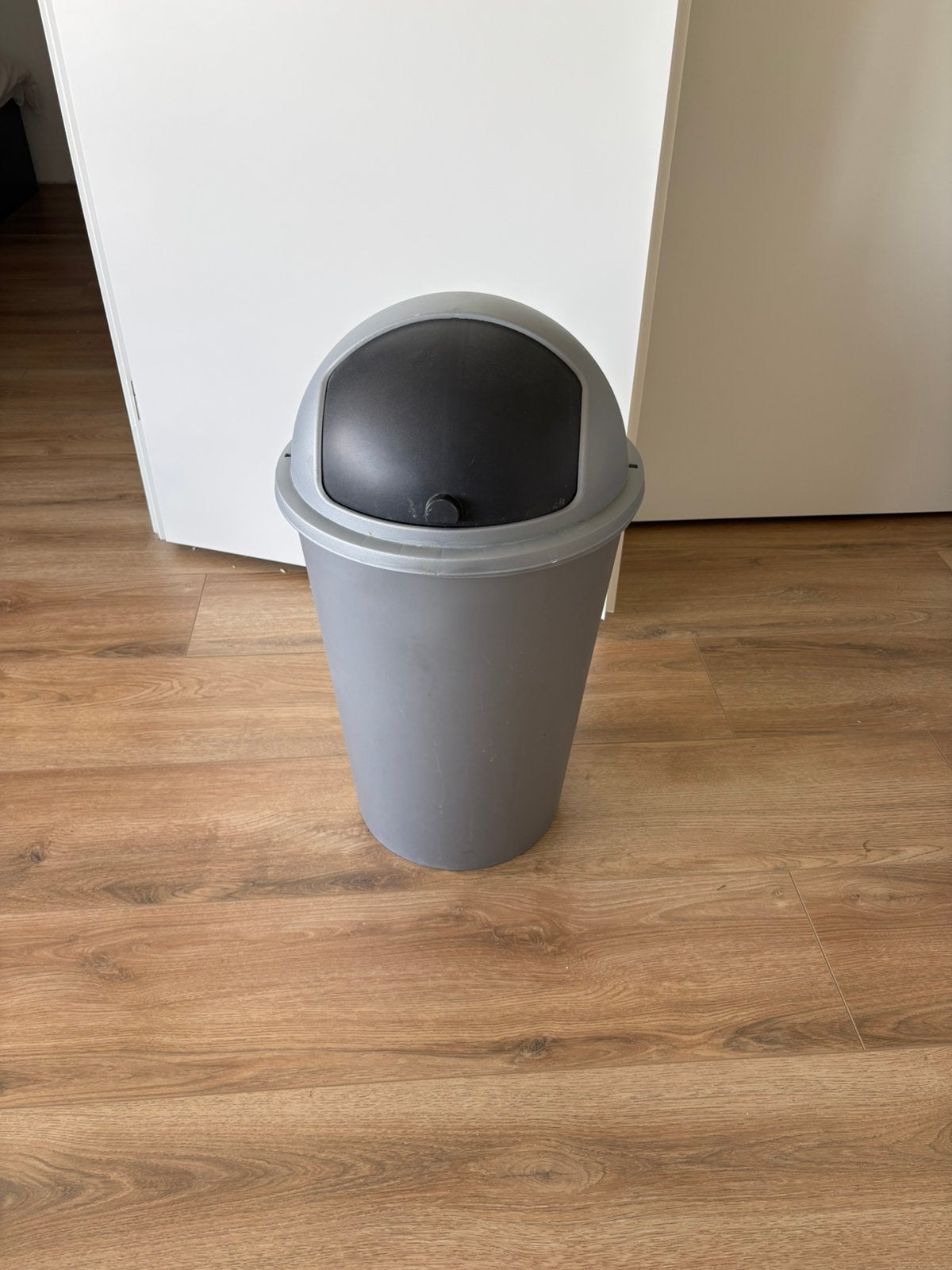 Curver prullenbak 50L zilver zwart, 40 liter of meer, Ophalen, Zo goed als nieuw, Kunststof