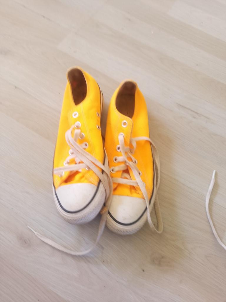 Nieuwe Converse All Stars - Maat 39 - Geel, Geel, Nieuw, Converse, Ophalen of Verzenden