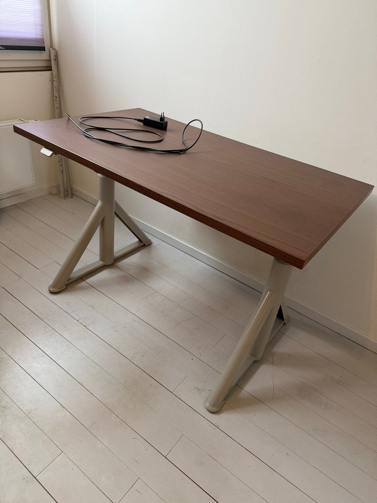 Modern Zit-sta Bureau idasen IKEA 120x70, Huis en Inrichting, Bureaus, Zit-sta bureau, Elektrisch, Hout, Bruin