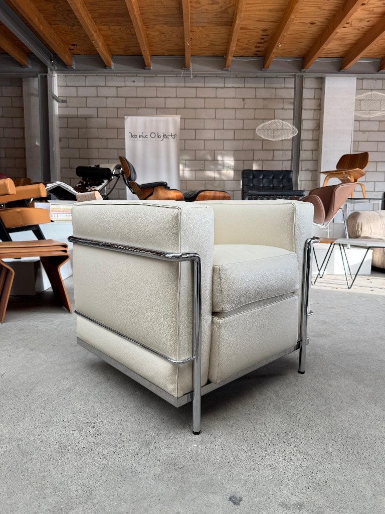 Cassina LC2 fauteuil offwhite leather, Ophalen, Minder dan 75 cm, Zo goed als nieuw, X