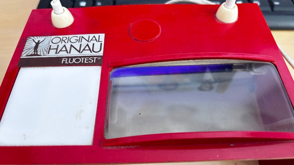 Vintage Hanau Fluotest 5390 UV-lamp / Valsgeld detector, Ophalen, Overige typen