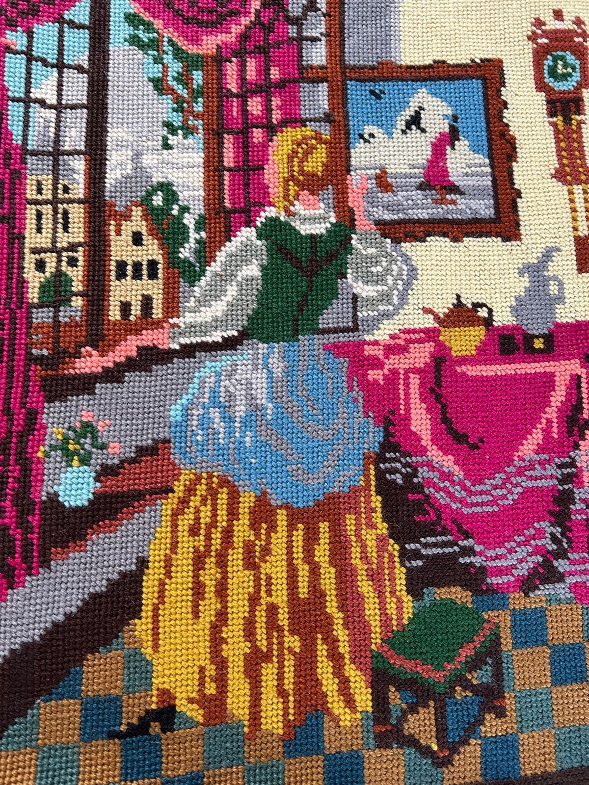 Vintage Borduurwerk Vrouw bij Raam - 36x44 cm, Ophalen of Verzenden, Gebruikt, Handborduren, Overige typen