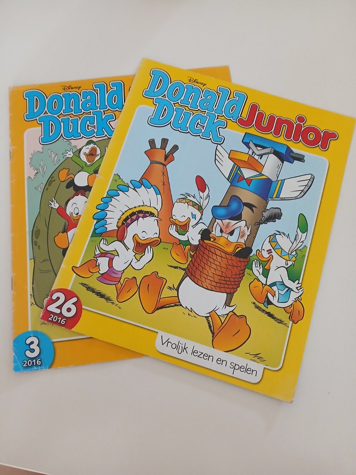 Donald Duck Junior - 2 stripboeken uit 2016, Meerdere stripboeken, Ophalen of Verzenden, Gelezen