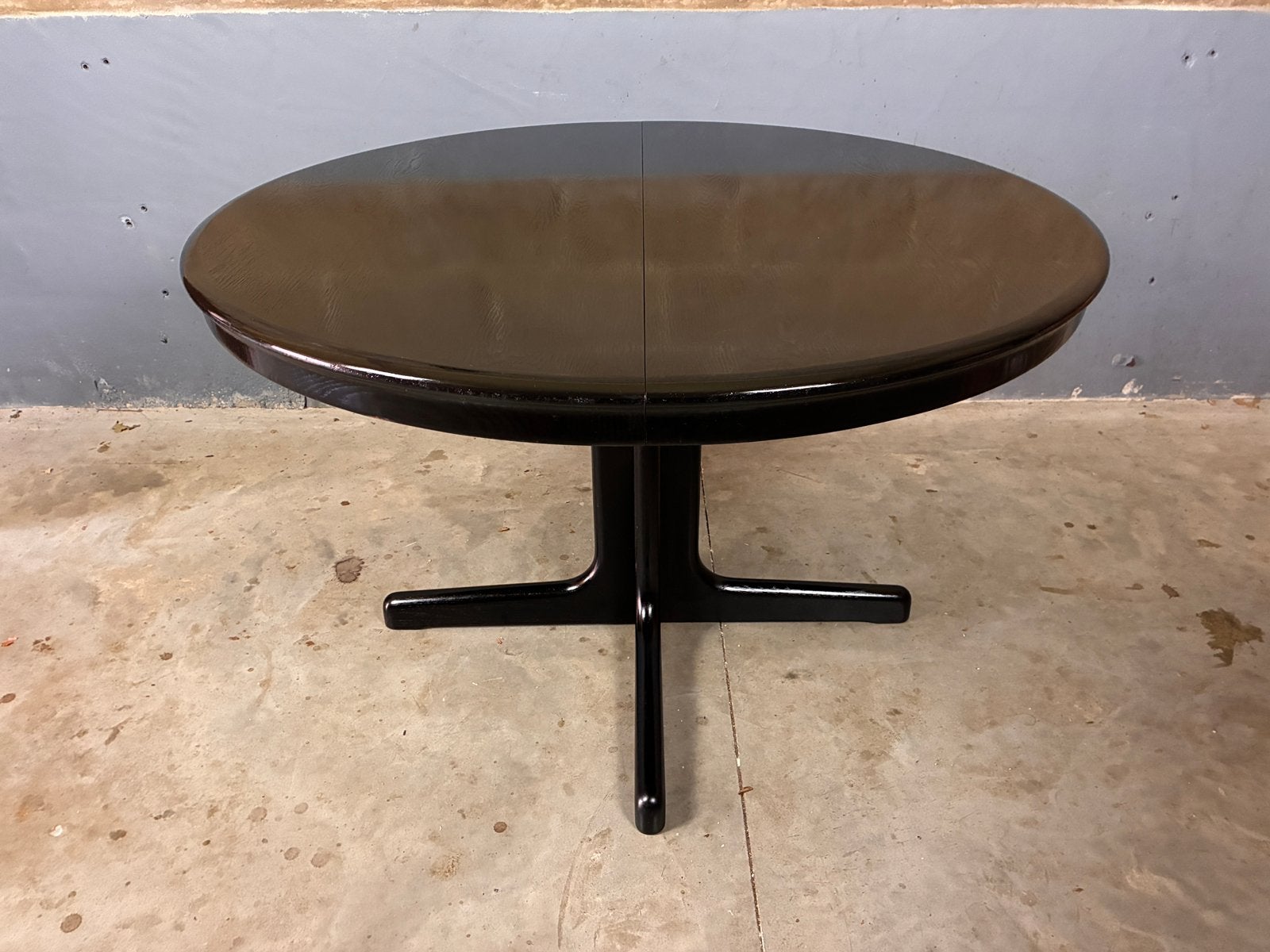 Lubke ronde ovale eettafel zwart uitschuifbaar, Huis en Inrichting, Tafels | Eettafels, Gebruikt, 100 tot 150 cm, 200 cm of meer