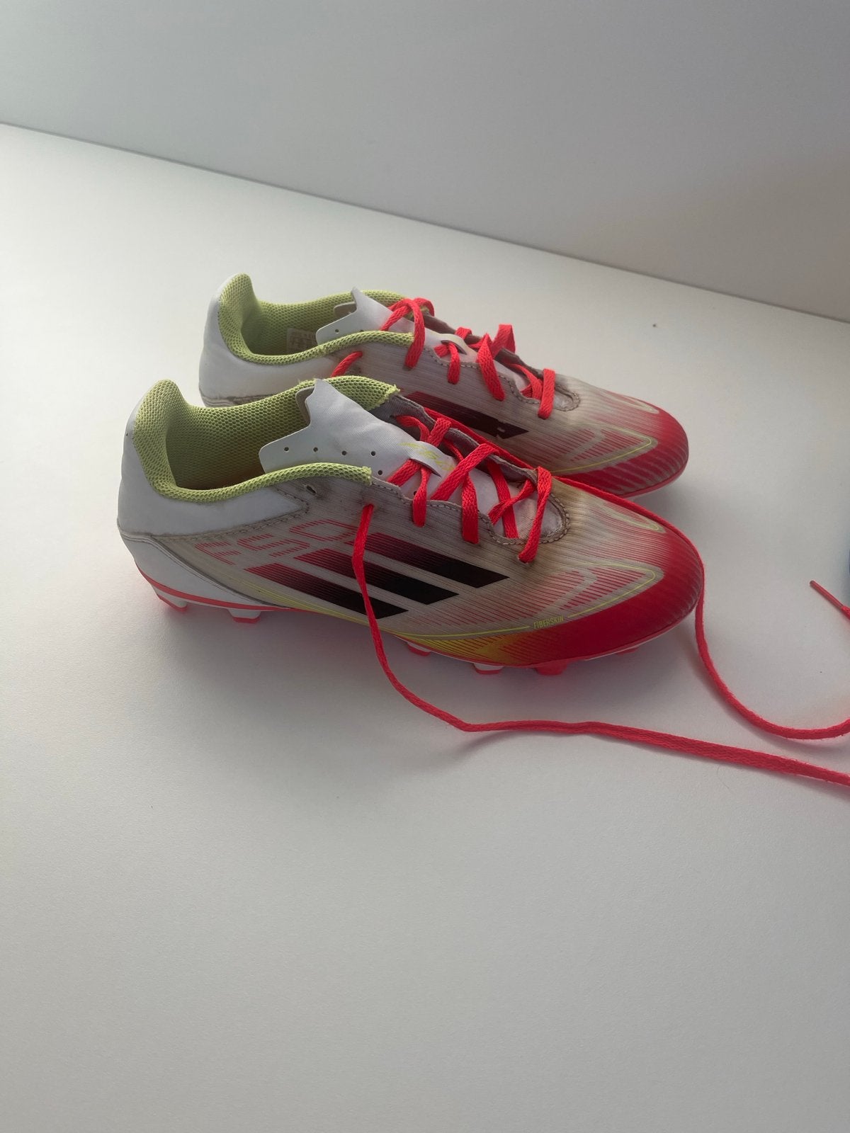Adidas F50 voetbalschoenen maat 40, Maat XS of kleiner, Ophalen of Verzenden, Gebruikt, Schoenen