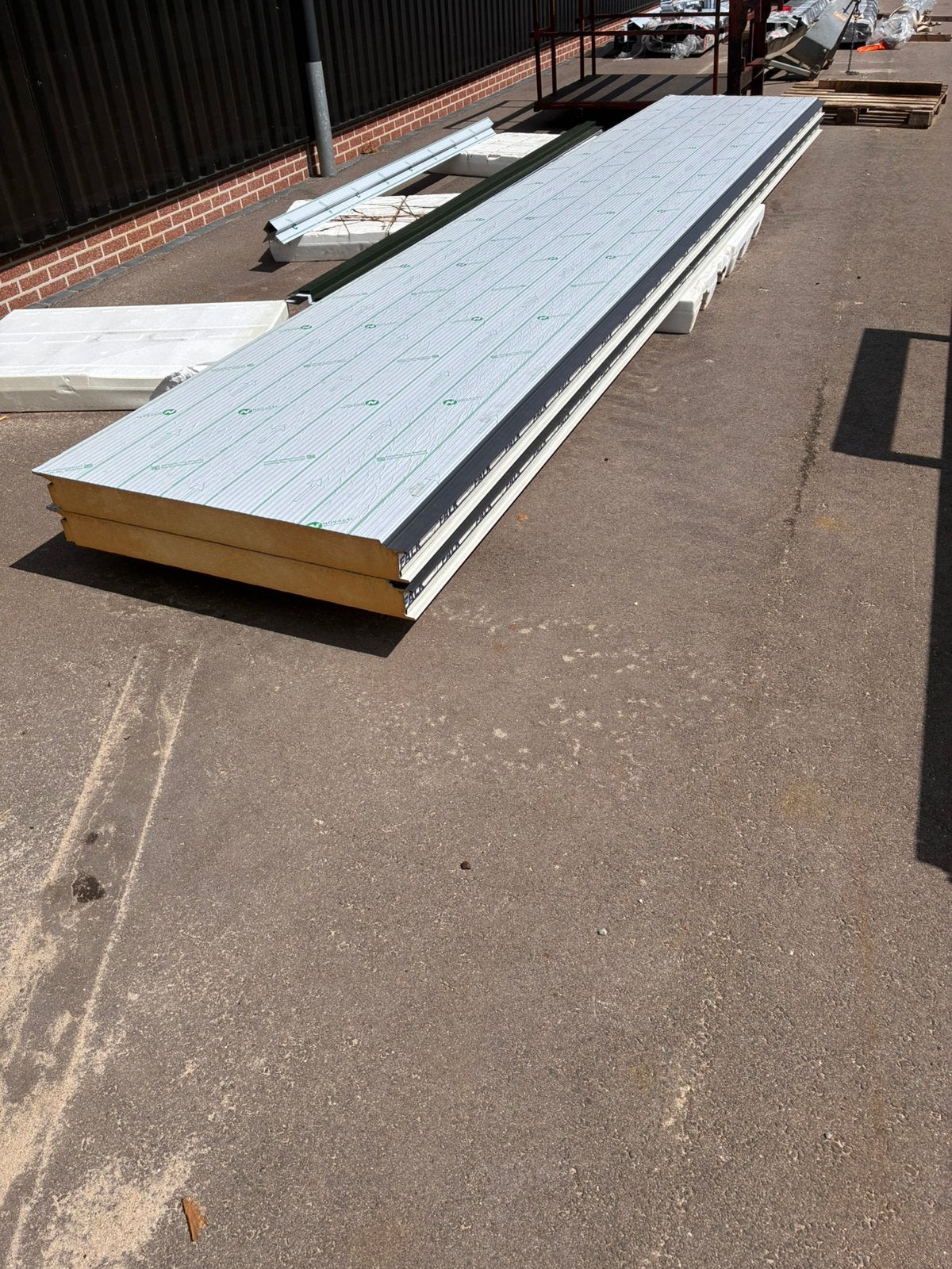 2 nieuwe falk sandwichpanelen 100 mm te koop, Ophalen, Zo goed als nieuw