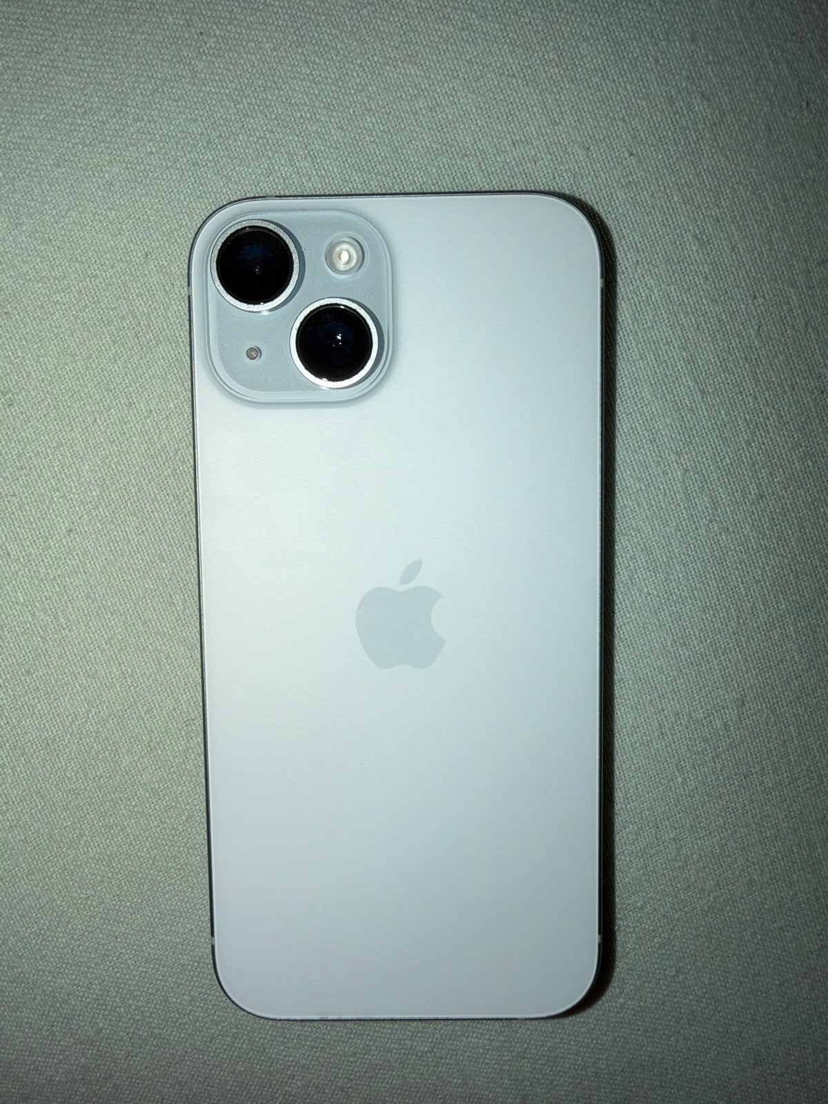 Foto 2 van Apple iPhone 15 blauw 128GB- Zo goed als nieuw