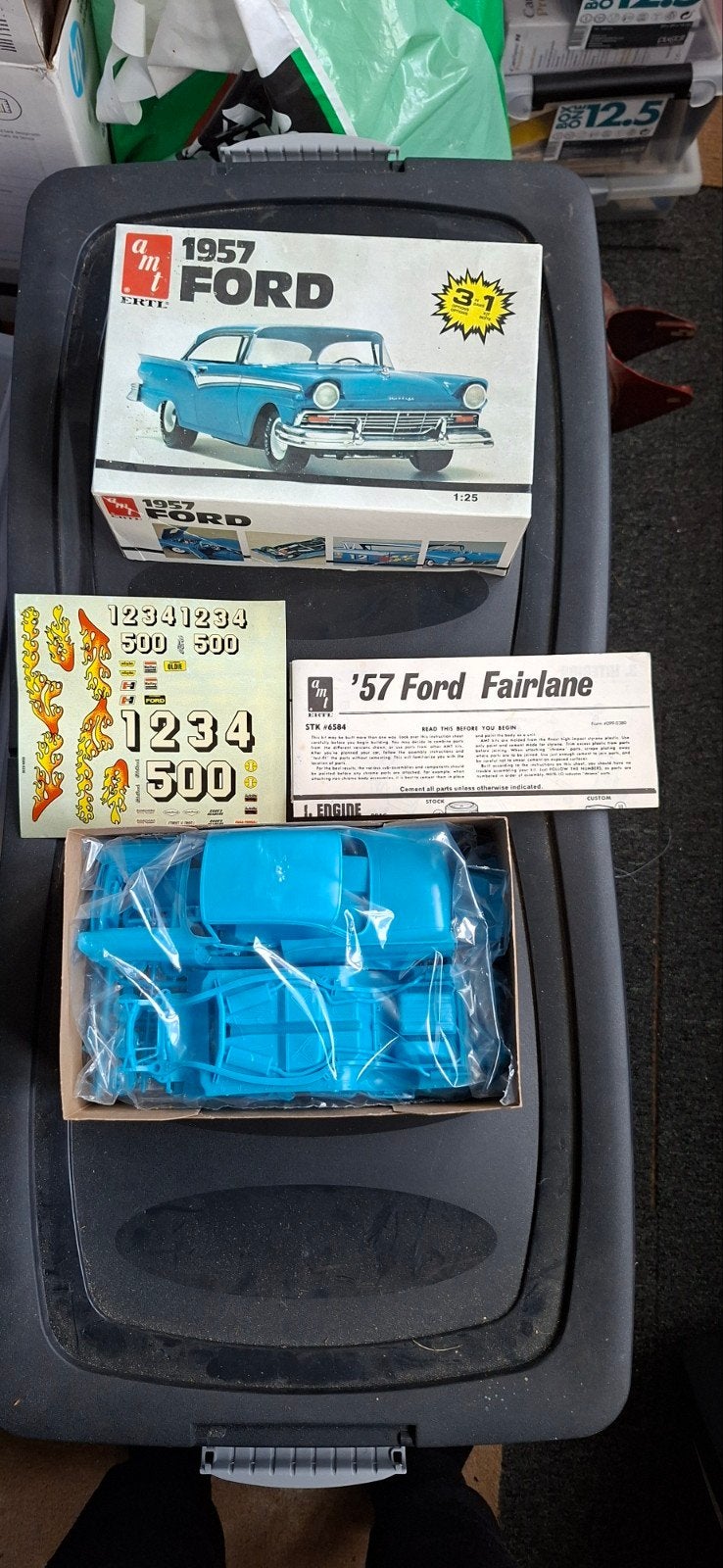 AMT ERTL 1957 Ford Fairlane Modelbouwkit 1:25, Hobby en Vrije tijd, Modelbouw | Auto's en Voertuigen, Ophalen
