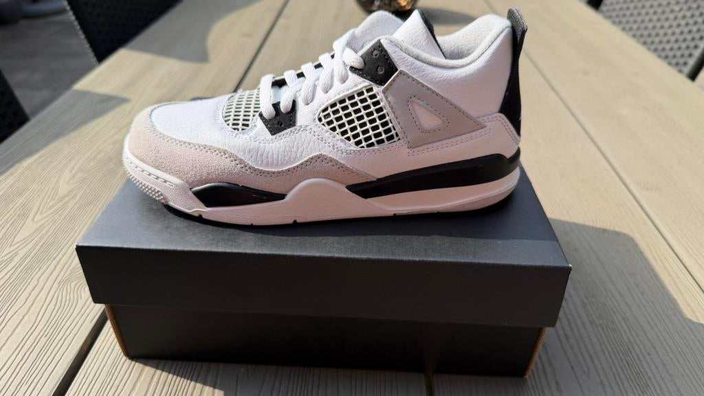 Jordan 4 military black ps maat 35, Jongen of Meisje, Schoenen, Nieuw, Ophalen of Verzenden