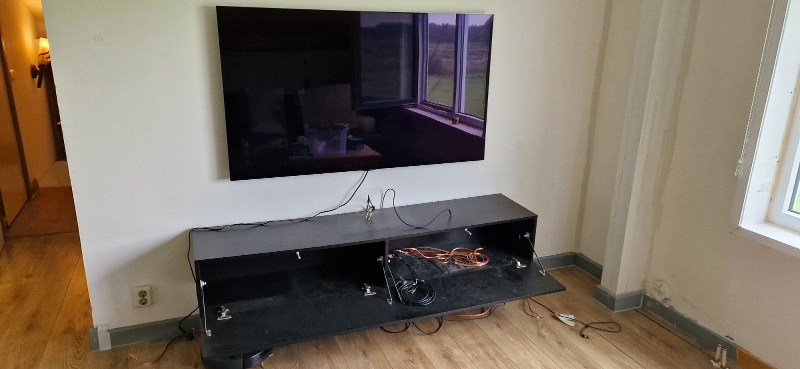 Meubella hangend wandmeubel zwart, Ophalen, Gebruikt, 150 tot 200 cm, Strak, minimalistisch