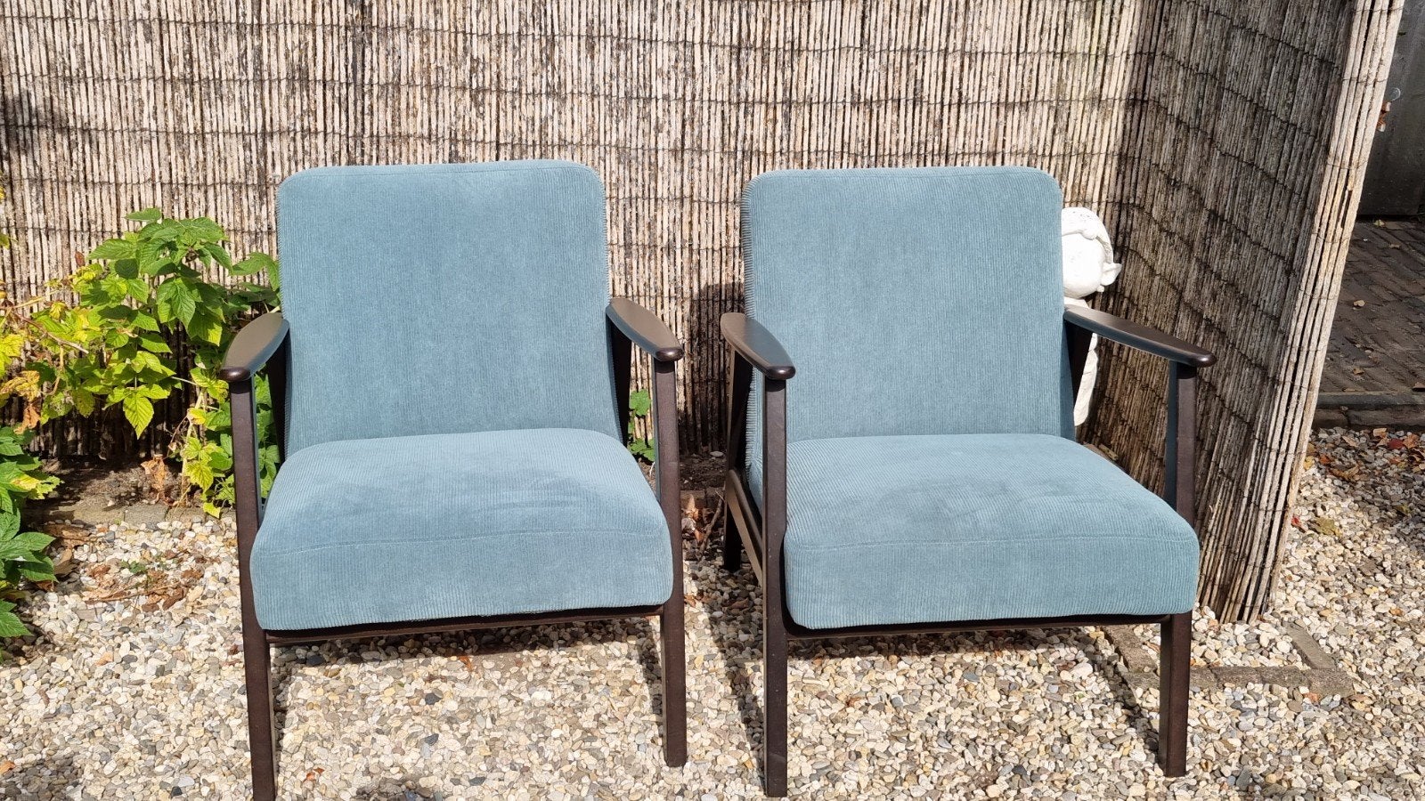 Set van 2 IKEA EKENÄSET fauteuils - Groen corduroy, Huis en Inrichting, Ophalen, Hout, 75 tot 100 cm, Zo goed als nieuw