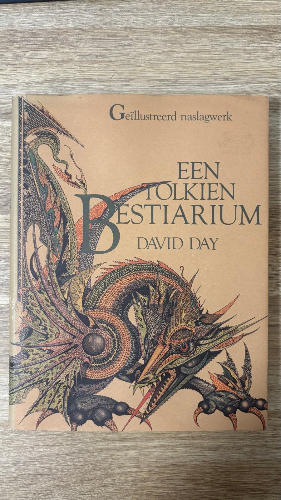 Een Tolkien Bestiarium - David Day (Geïllustreerd), Boeken, Ophalen of Verzenden, Nieuw