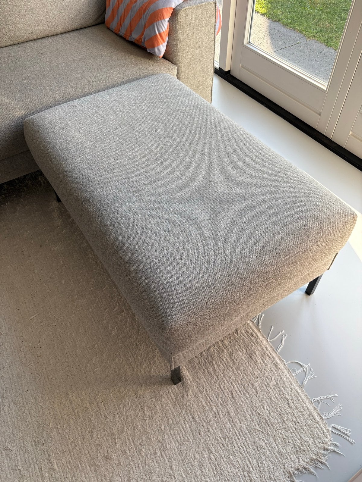 Design on stock Aikon Lounge Poef/Hocker - Design en comfort, Huis en Inrichting, Ophalen, 100 tot 125 cm, Zo goed als nieuw, 75 tot 100 cm