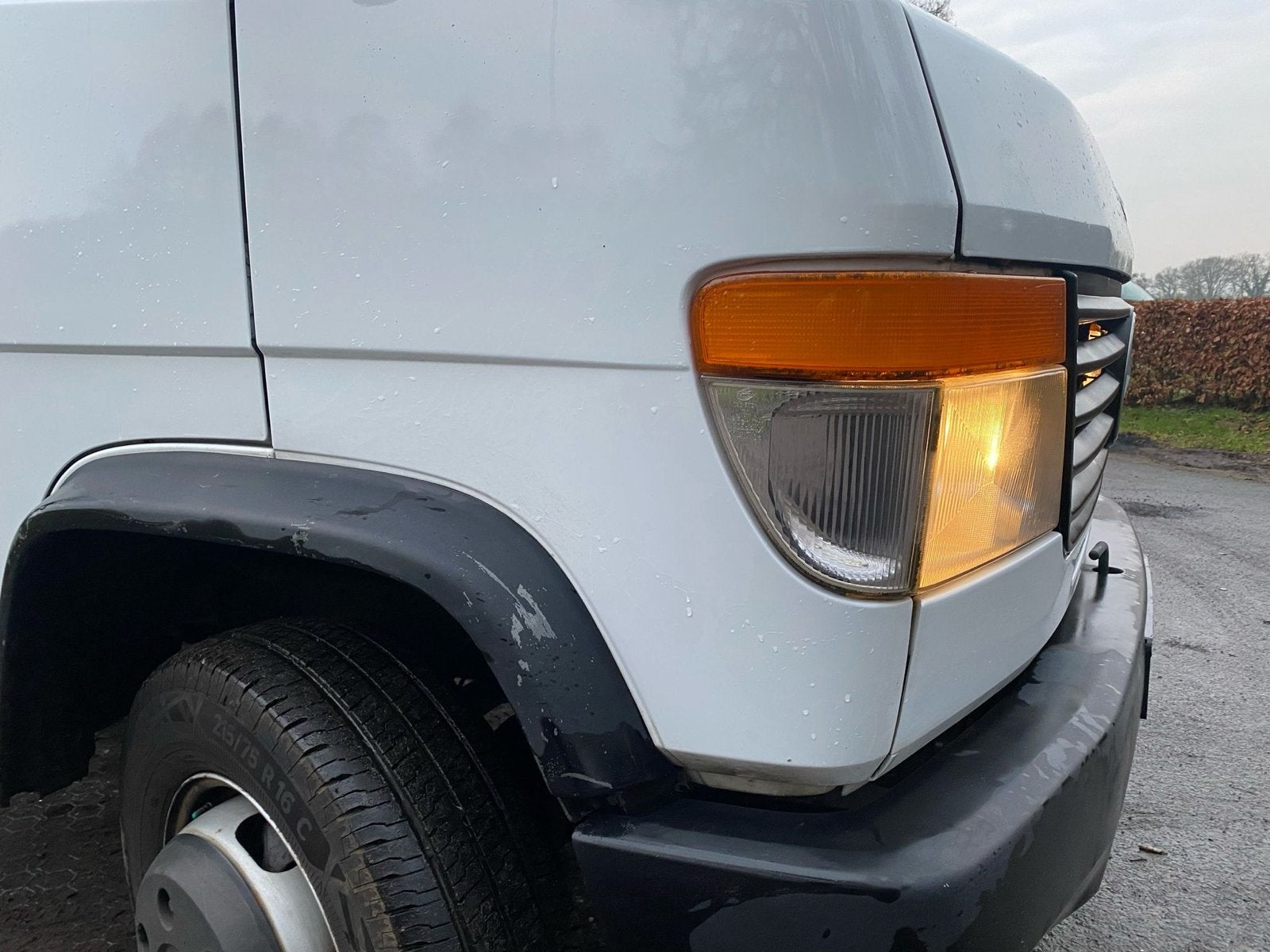 Mercedes benz vario 614 pto openlaadbak te koop, Auto's, Wit, Mercedes-Benz, Bedrijf, Handgeschakeld