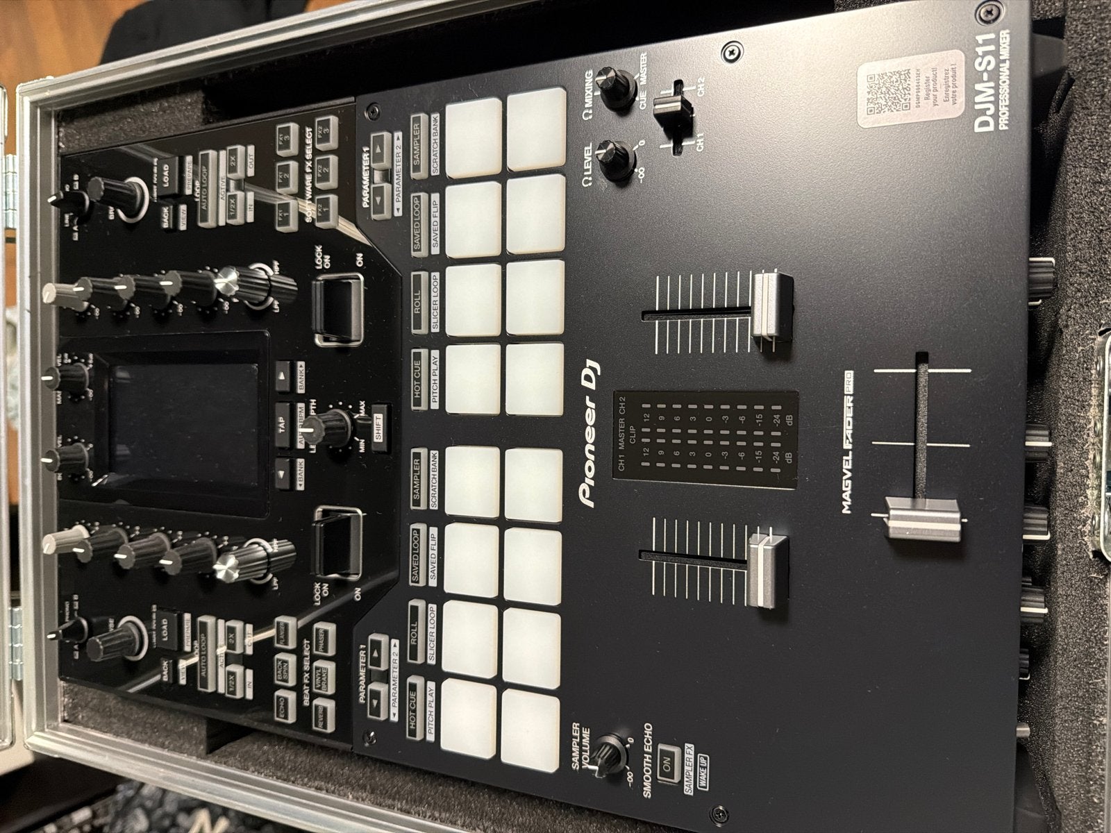 Pioneer DJM-S11 professionele DJ mixer + flightcase, Muziek en Instrumenten, Ophalen of Verzenden, Zo goed als nieuw, Dj-set, Pioneer