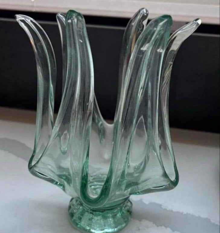 Groene vaas/kandelaar in de vorm van een kroon, Ophalen of Verzenden, Gebruikt, Gerecycled glas, Glas