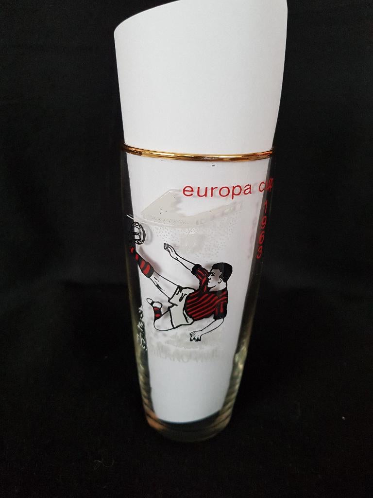 bierglas F.C. Milano Europacup 1963, Verzamelen, Sportartikelen en Voetbal, Ophalen of Verzenden, Zo goed als nieuw, Ajax, Overige typen