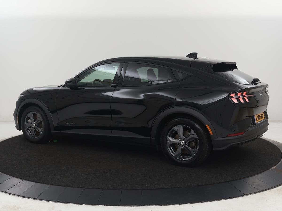 Ford Mustang Mach-E Extended RWD 98 kWh | SOH 92,5% | Bang &, Auto's, Gebruikt, 750 kg, 600 km, Zwart