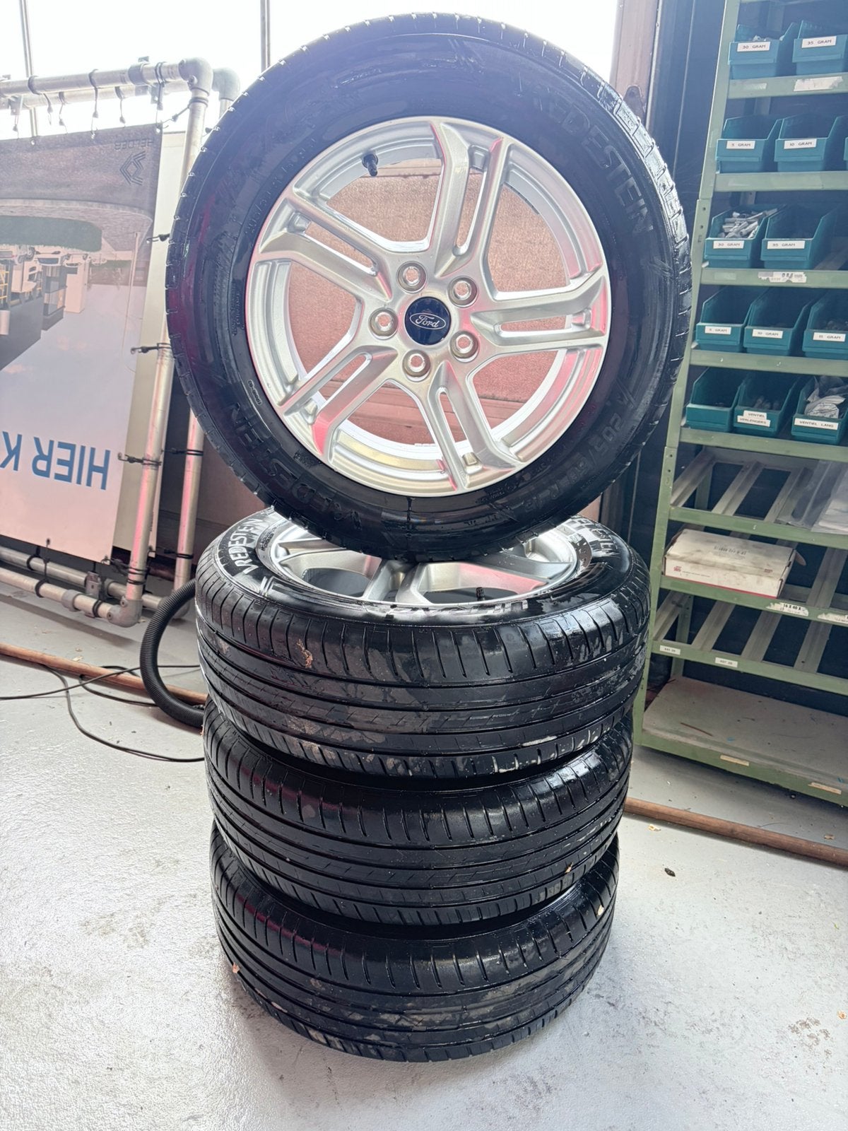 16 Inch orginele Ford zomerwielenset + sensoren, Ophalen, 16 inch, Banden en Velgen, 205 mm