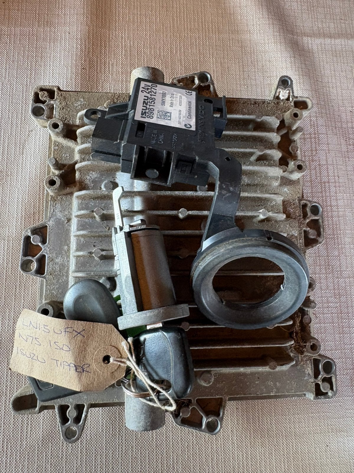 Isuzu N75 150 ECU + contactslot + sleutels compleet, Ophalen of Verzenden, Gebruikt