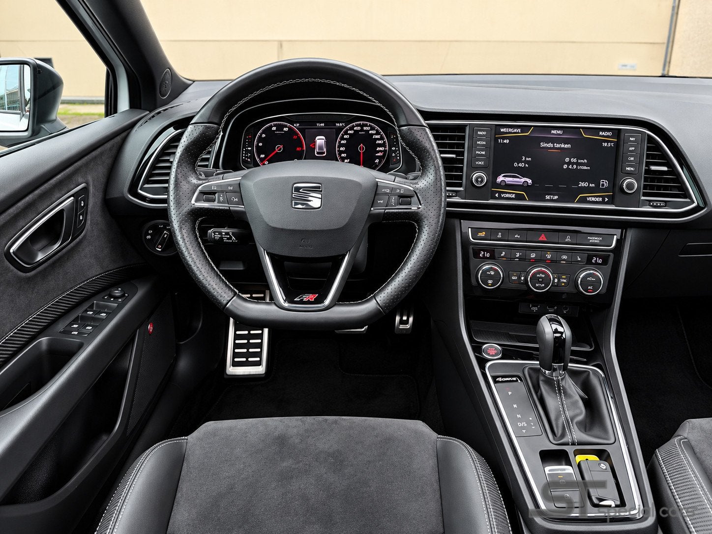 Seat Leon ST 2.0 TSI CUPRA 300 4DRIVE|Pano|Brembo|ABT 370pk, Auto's, Gebruikt, Zwart, 4 cilinders, Leon