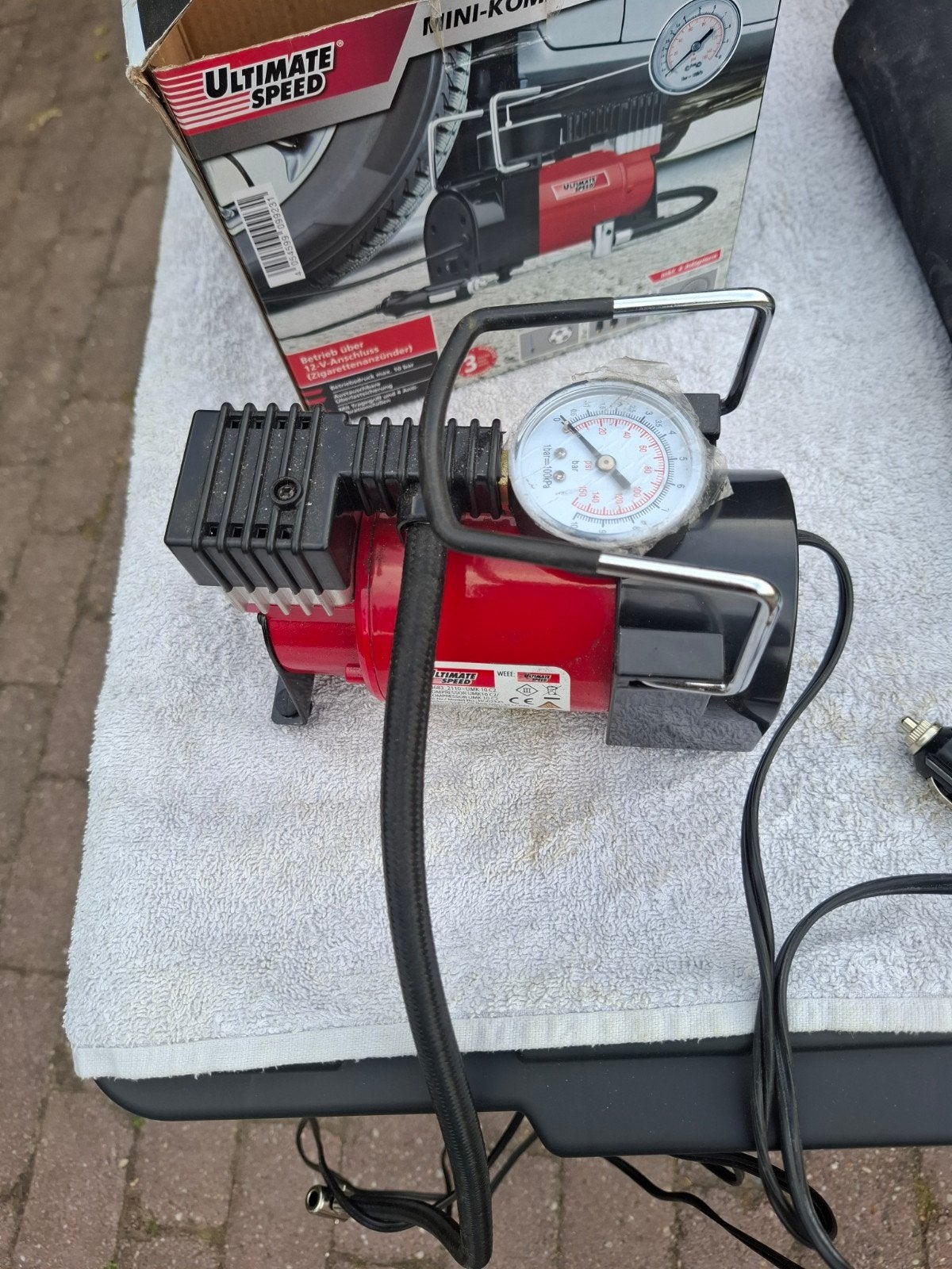 Mini Compressor 12V met Adapters en Manometer - Max 10 Bar, Doe-het-zelf en Verbouw, Minder dan 25 liter, Ophalen of Verzenden