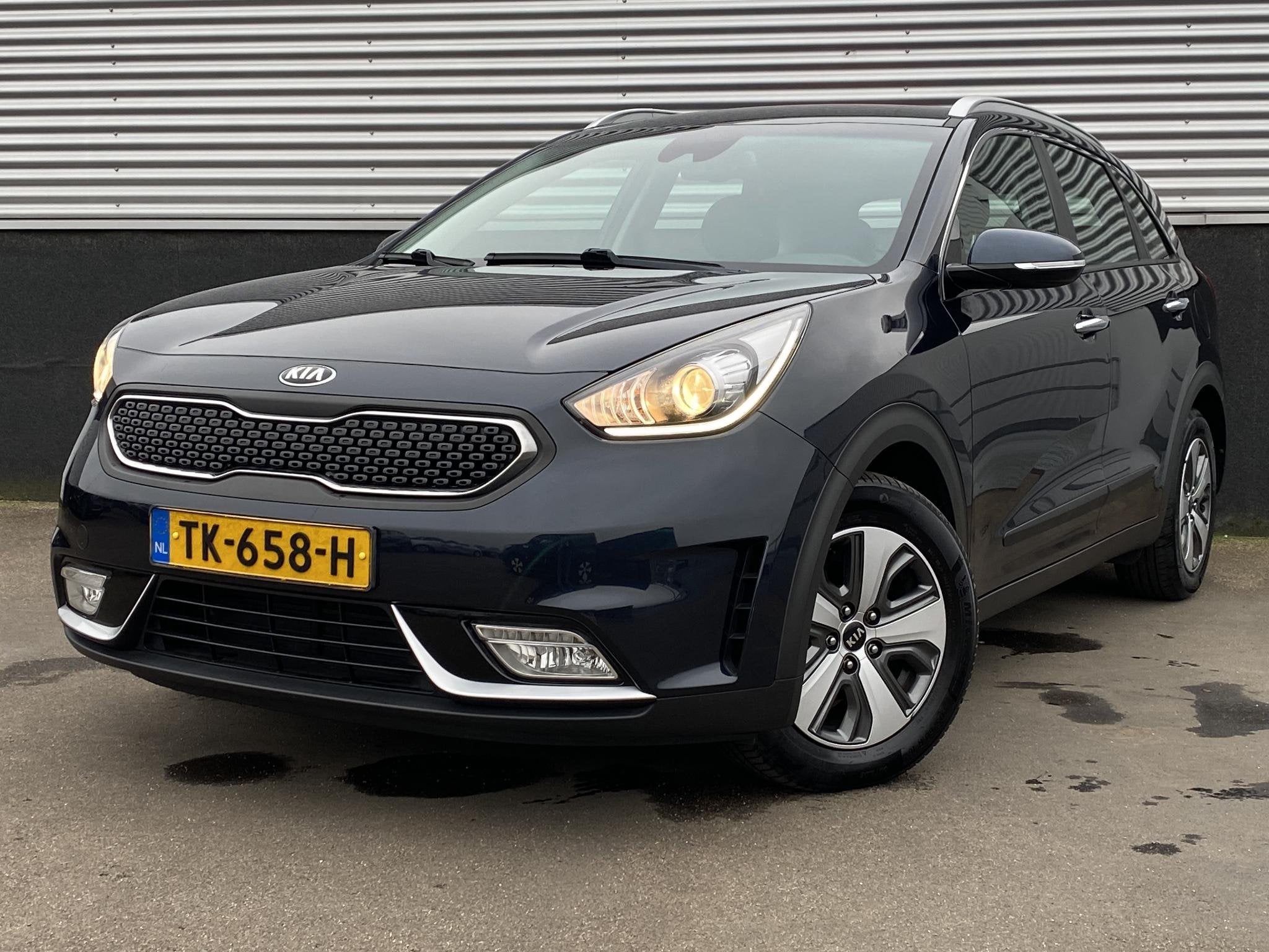 Kia Niro 1.6 GDi Hybrid DynamicLine NL-auto boekjes compleet, Auto's, Dealer onderhouden, Gebruikt, Euro 6, 2 kWh