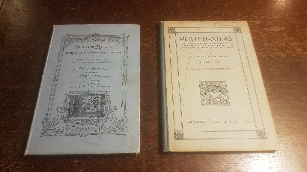 2x Platenatlas Vaderlandsche Geschiedenis, Boeken, Diverse auteurs, Ophalen of Verzenden, 20e eeuw of later, Gelezen