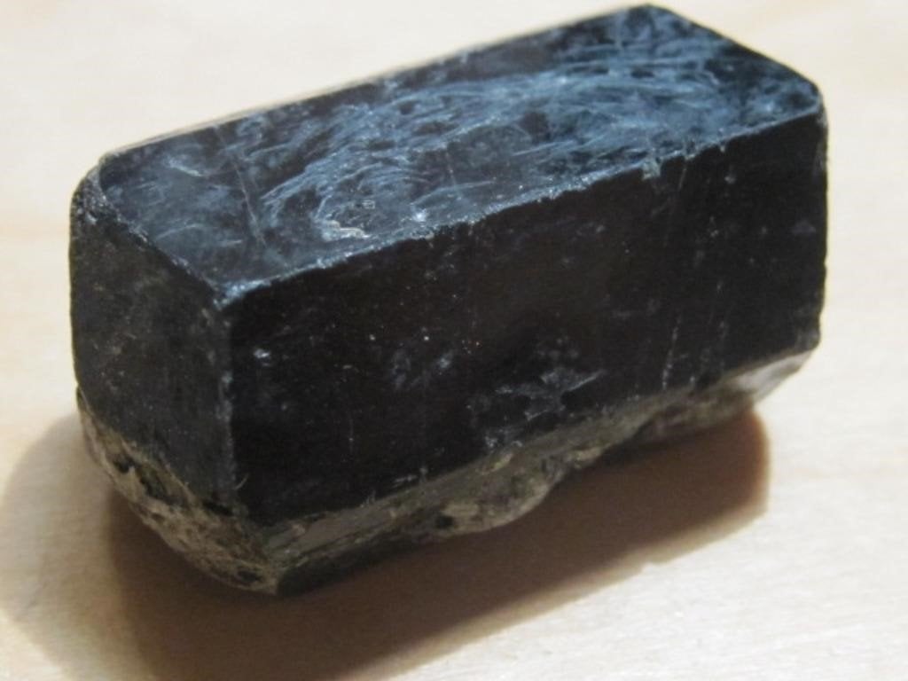 min. 2x ruwe edelsteen TOERMALIJN (9) dubbeleinder, Verzenden, Mineraal
