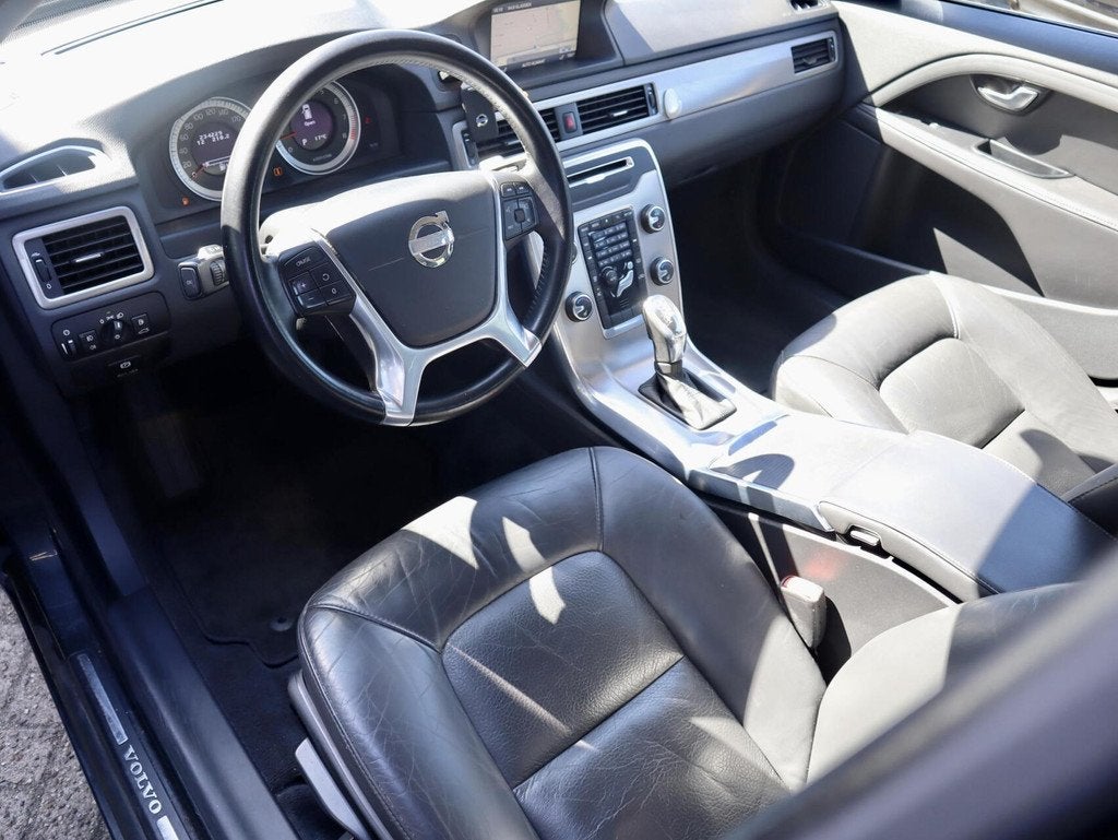 Volvo V70 T4 Limited Edition Automaat, Leder,Stoelverwarming, Auto's, Volvo, Euro 5, Zwart, 4 cilinders, 179 pk