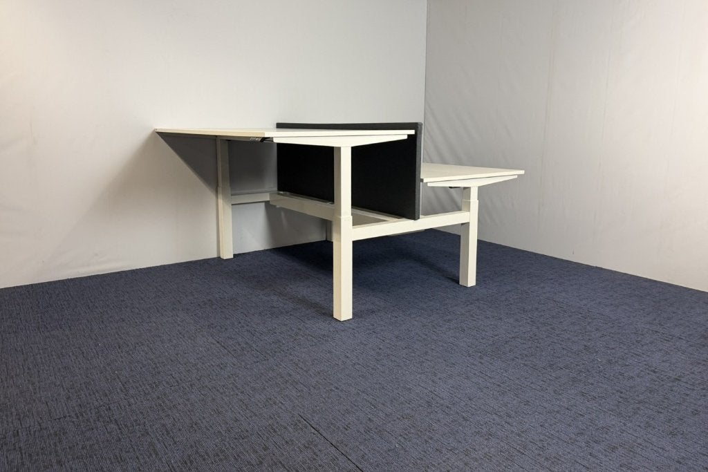 Bench zit/sta bureau Ahrend (elektrisch) - 180 x 210 cm., Ophalen, Gebruikt, In hoogte verstelbaar, Duo-bureau