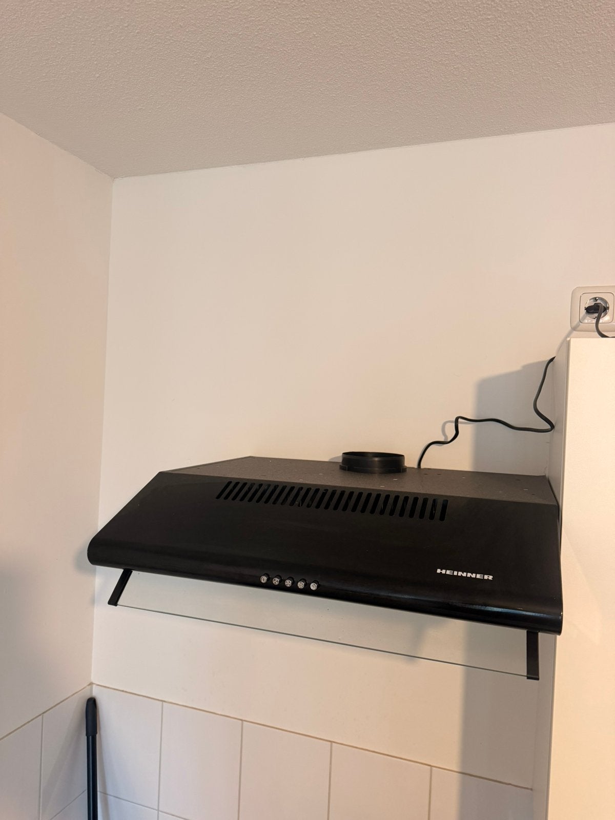 HEINNER CH-400-BK recirculatie afzuigkap 60 cm zwart, Witgoed en Apparatuur, Ophalen of Verzenden, Zo goed als nieuw, Wandschouwkap