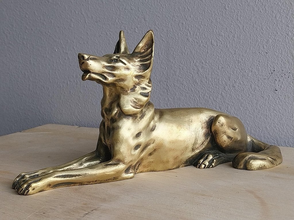 Bronzen liggende hond hondenbeeld Art Deco stijl, Antiek en Kunst, Kunst | Beelden en Houtsnijwerken, Beeld, Brons, Zoogdier, 20 - 50 cm