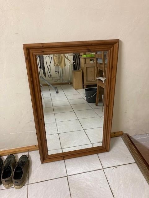 spiegel met houten lijst, Ophalen, 100 tot 150 cm, Zo goed als nieuw, Rechthoekig