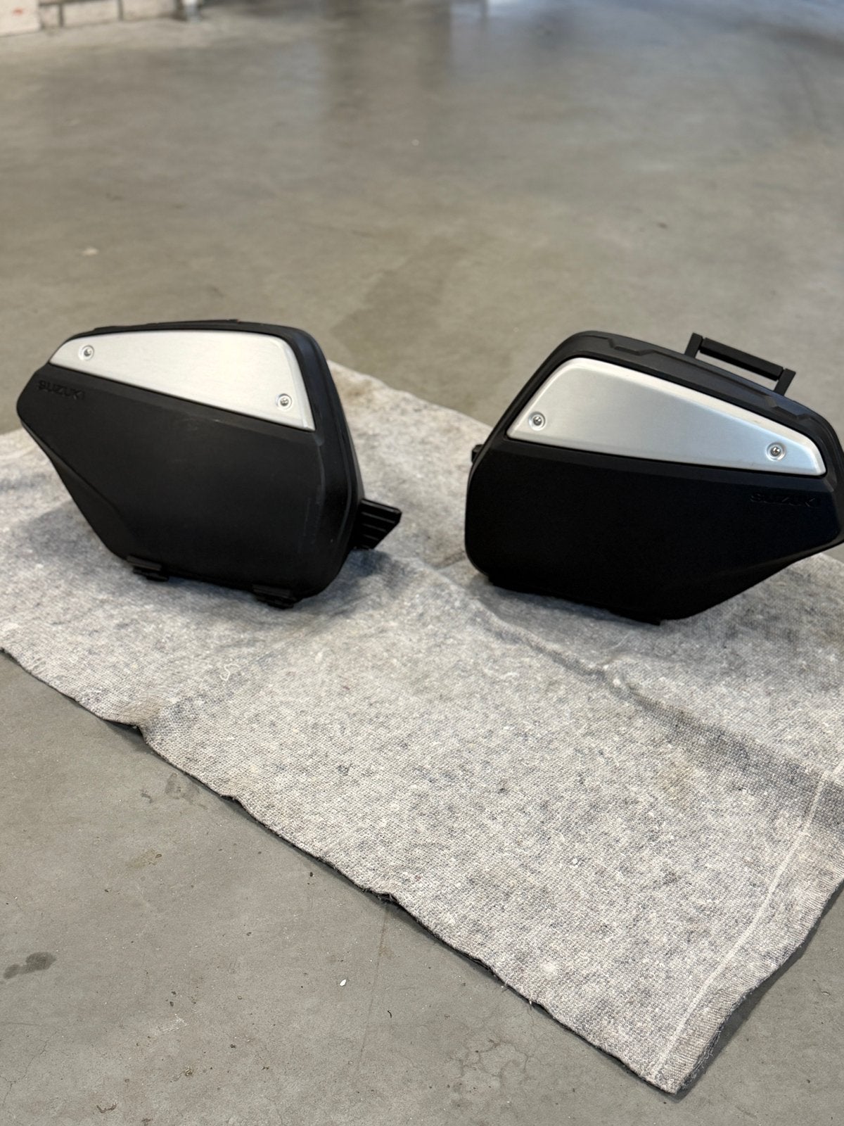 originele Suzuki V-Strom zijkoffers inclusief bevestiging, Ophalen of Verzenden, Zo goed als nieuw