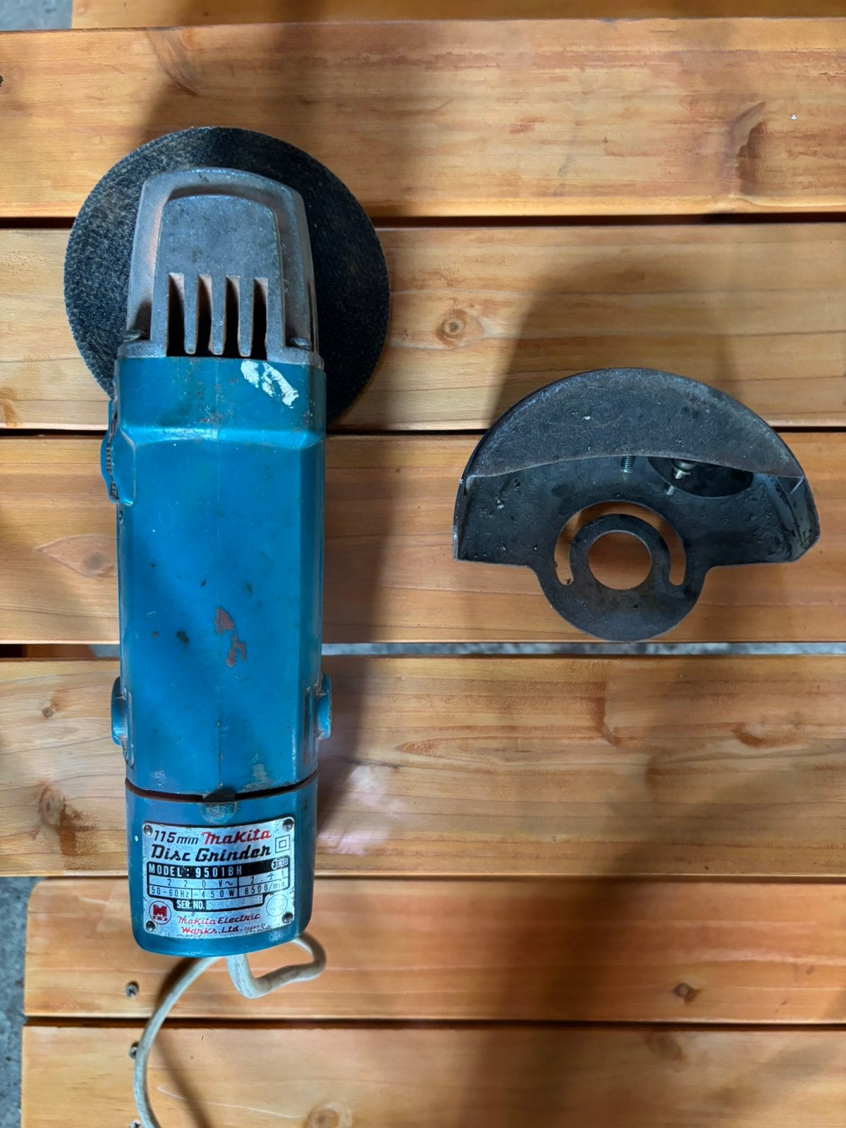Makita slijptol 9501BH, Doe-het-zelf en Verbouw, Gereedschap | Slijpmachines, Ophalen, Gebruikt, Minder dan 700 watt, Haakse handslijpmachine