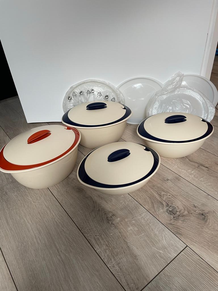 Tupperware serveerschalen set nieuw met lepels en deksels, Huis en Inrichting, Ophalen of Verzenden, Nieuw, Blauw, Bak of Kom