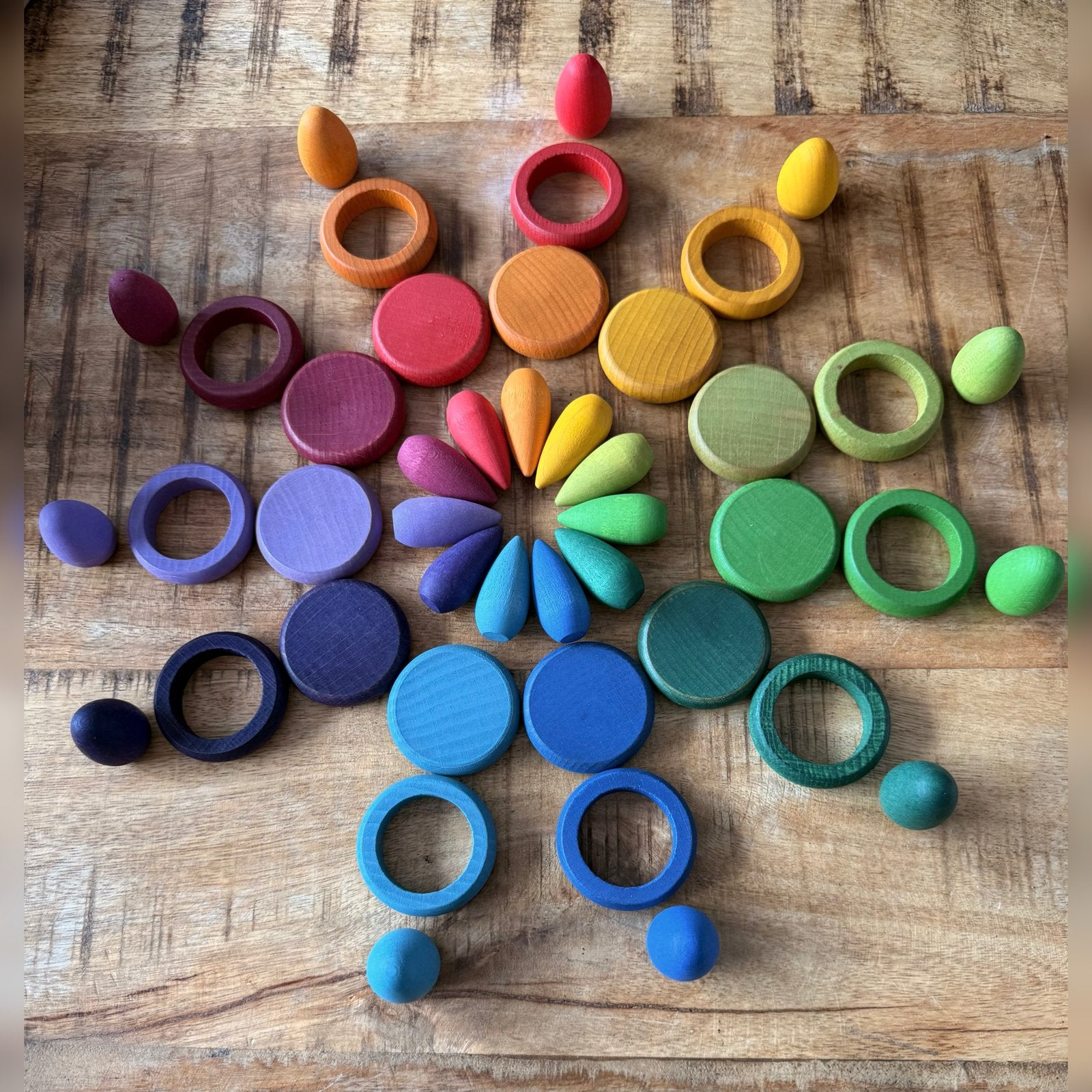 Grapat 44-delige set: regenboogringen, munten, kegels, Ophalen of Verzenden, Nieuw, Knutselen